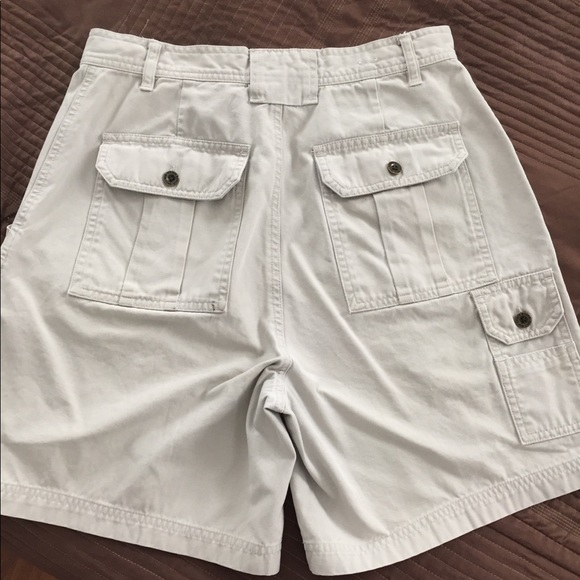 Eddie Bauer Men’s Cargo Shorts. 30 Waist. - Picture 3 of 3